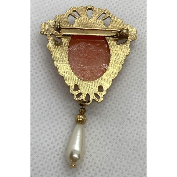 Vintage Gold Tone Cameo Brooch Pin Ornate Border Faux Pearl Dangle Women's Face - Picture 5 of 8